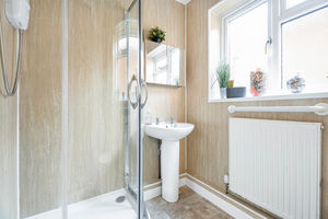 Shower room- click for photo gallery